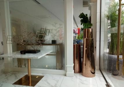 V Boutique - 1