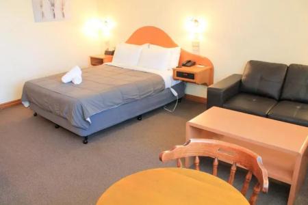 St Georges Motor Inn - 106