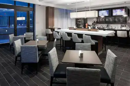 Courtyard by Marriott Downtown - 20