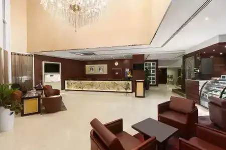 Howard Johnson Bur Dubai - 7