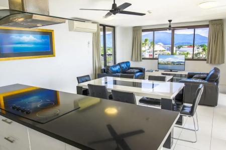 Cairns Aquarius - 137