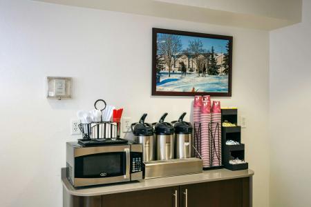 6-Anchorage, AK - Midtown - 15