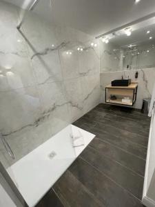 Petit Hôtel Confidentiel - 148