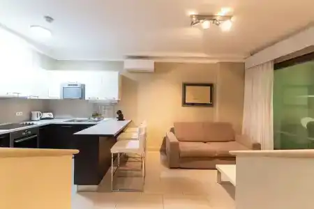 The Residence - 180