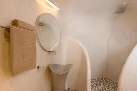 Elite Luxury Suites - 209