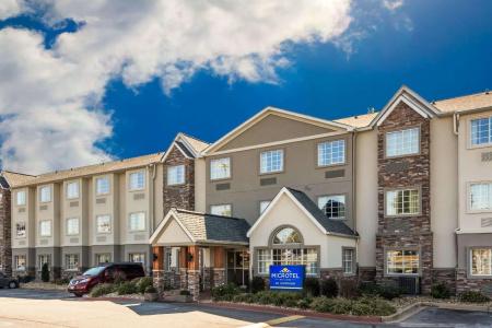 Microtel Inn & Suites - - 18