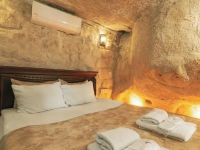 Atilla's Cave - 515