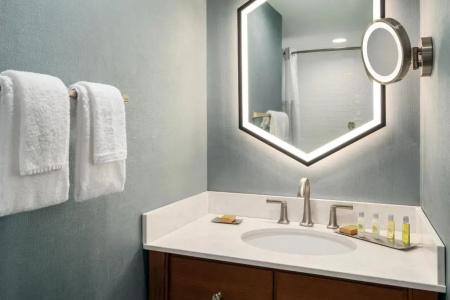 DoubleTree by Hilton Ocean City Oceanfront - 48