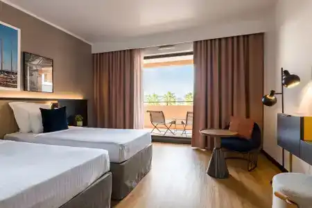 Golden Tulip Villa Massalia - 3