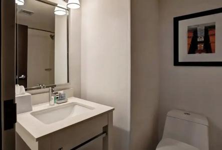 Four Points by Sheraton - 77