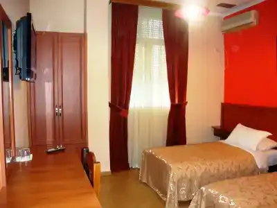 Nobel Tirana - 4