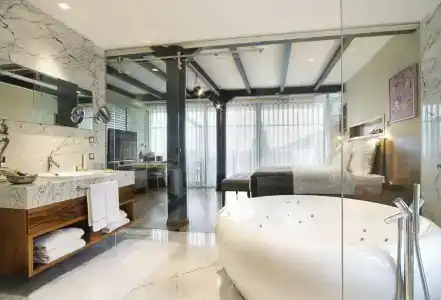 Tomtom Suites - 60