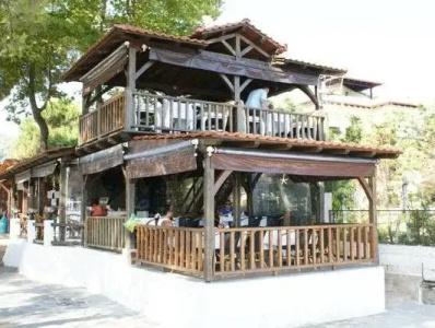 Haus Platanos & Bungalows by the Sea - 8