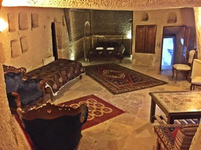 Antique Terrace Cave Suites - 18