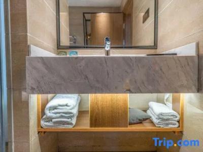 Tropic Towers - 37