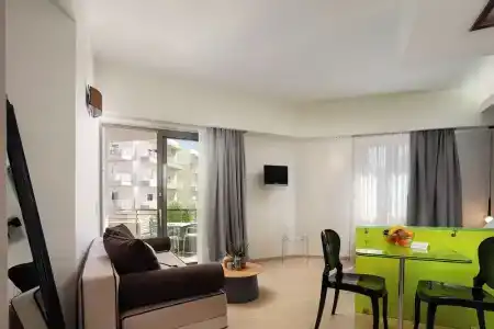 Steris Elegant Beach & - 168