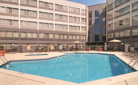 DoubleTree by Hilton - 14