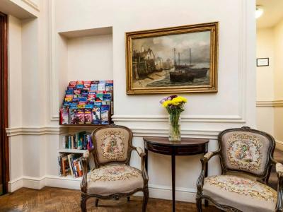 The Castleton - 11