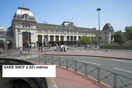 Ours Blanc - Place Victor Hugo - 30