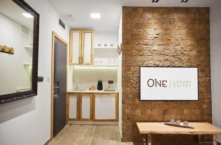 One Luxury Suites - 18
