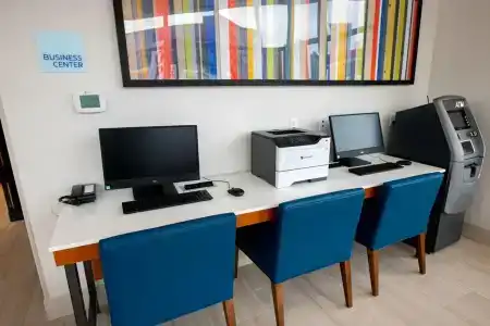 Holiday Inn Express & Suites - Holland Tunnel, an IHG - 4