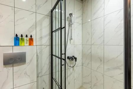 Seraglio & Suites - 72