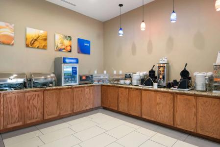 Comfort Suites - University - 27
