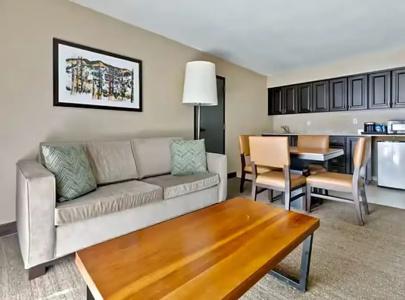 DoubleTree by Hilton - The Yarrow - 54
