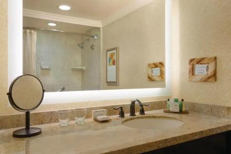 The Waterfront Beach Resort, A Hilton - 52