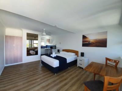 Montego Mermaid Beach - 4