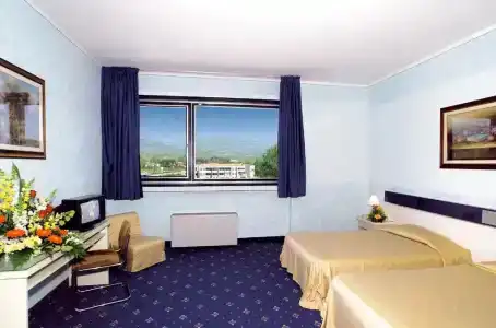Country Club - 60