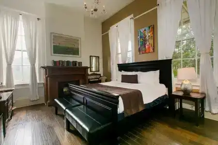 Lafitte & Bar - 30