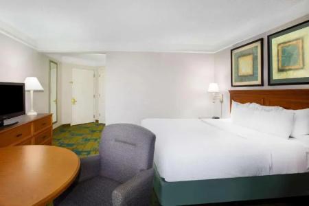 La Quinta by Wyndham Austin Southwest - 40