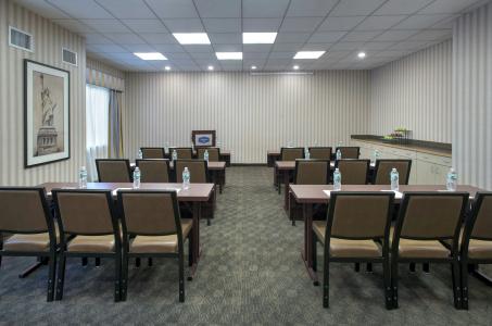 Hampton Inn Ny-Jfk - 17