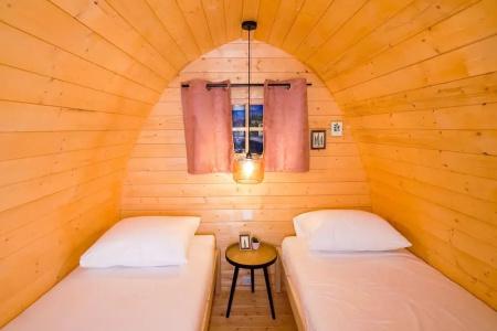 Outside Inn - 114