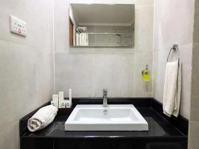 Golden Tulip - 114