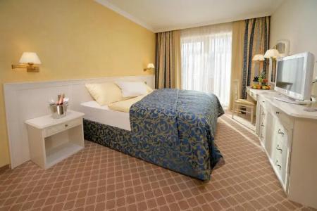 Residence & Club - 28