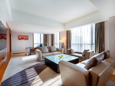 Holiday Inn Qingdao City Center, An Ihg - 49