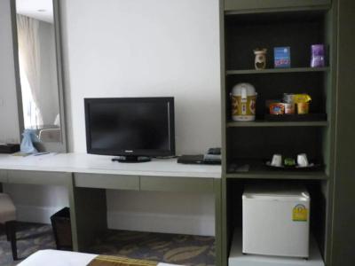 Aphrodite Inn Bangkok - 4