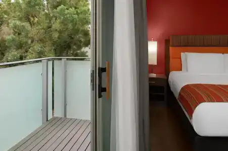 Sirtaj – Beverly Hills - 6