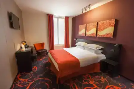 Helussi Hôtel - 81