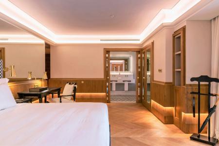 Palacio Solecio, a Small Luxury of the World - 48