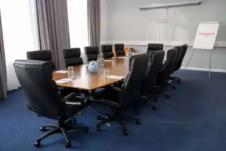 Ramada by Wyndham Belfast - 7