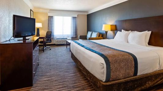 Best Western West - 70