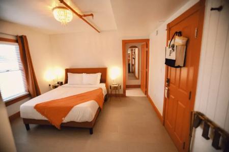 The Historic Peninsula Inn - 71