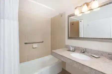 Wyndham Virginia Beach Oceanfront - 8