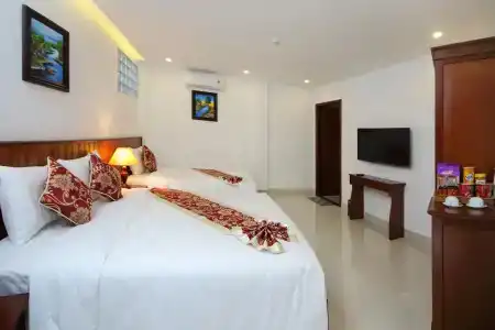 Threeway Riverside Villa - 22