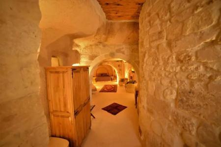 Crassus Cave - 33