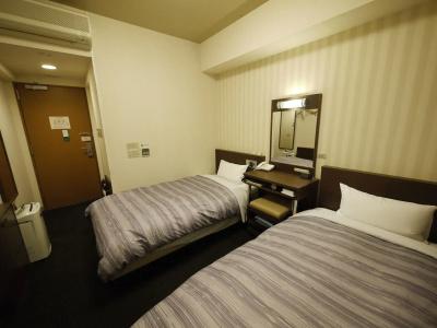 Route-Inn Yokohama Bashamichi - 5