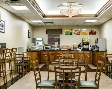 Quality Inn Airport - Cruise Port - 31